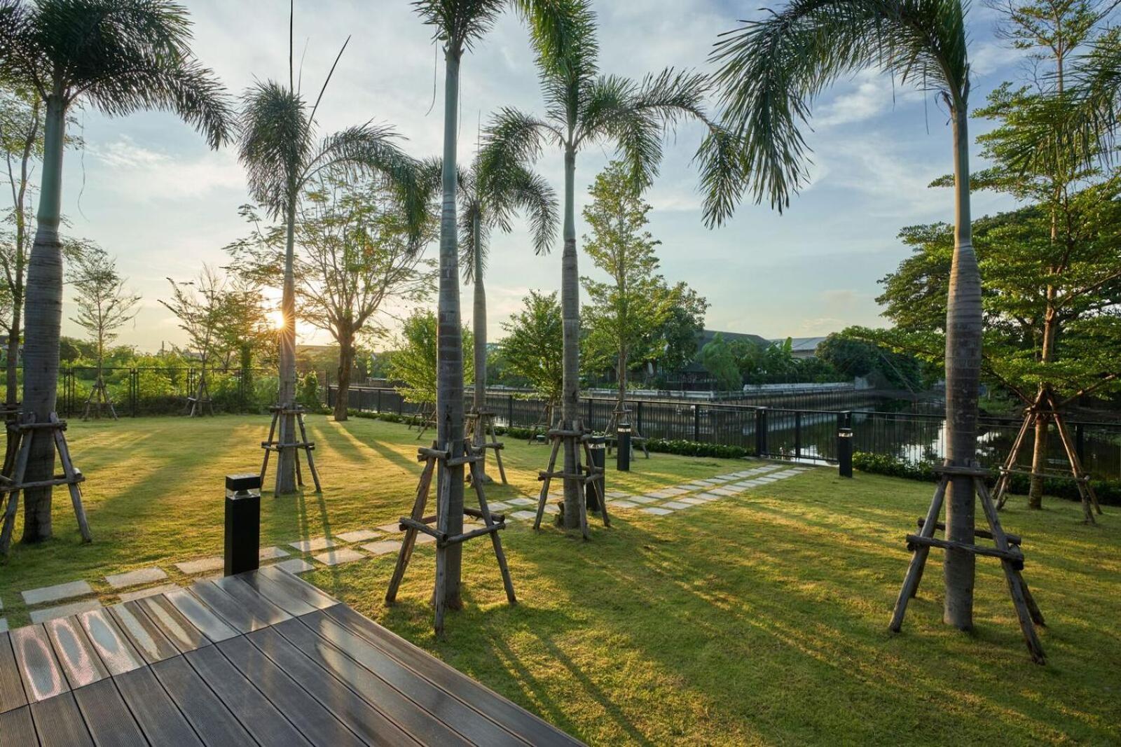 The Park Nine Hotel Suvarnabhumi Бангкок Экстерьер фото